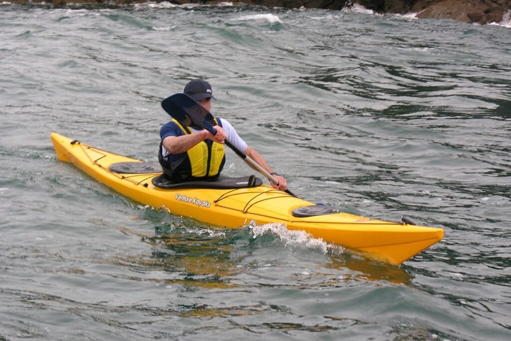 1200px-Sea_Kayak