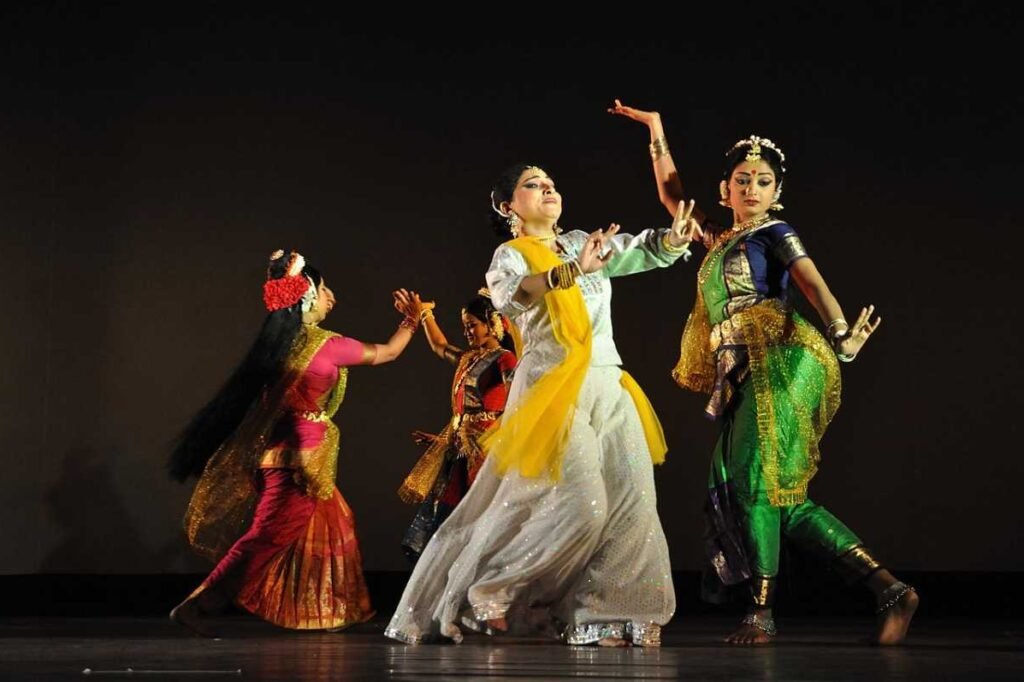 1280px-Dance_with_Rabindra_Sangeet_-_Kolkata_2011-11-05_6669_20210206133909